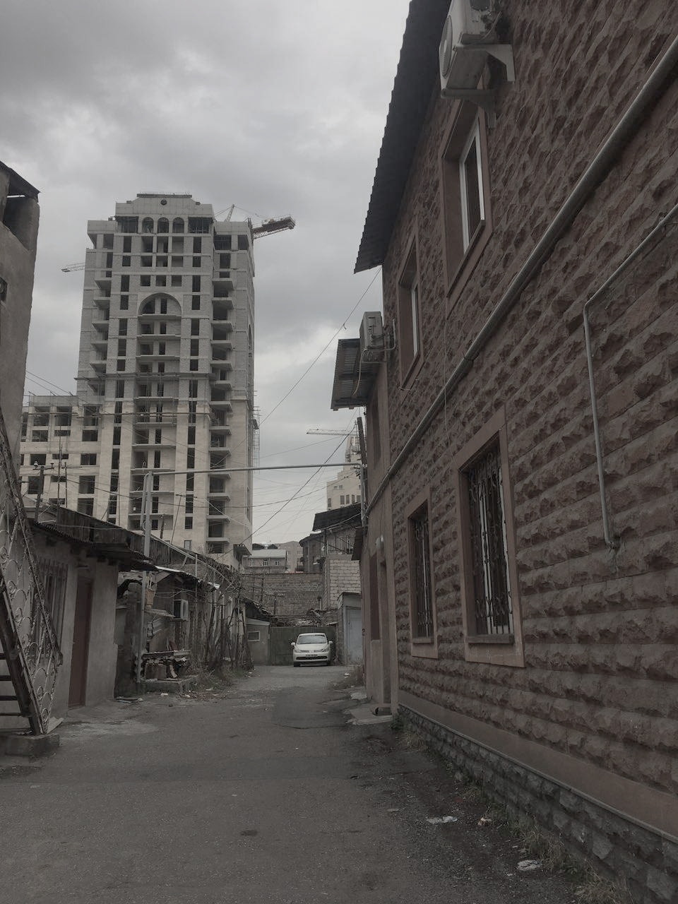 Casas en las calles cercanas a la calle Amiryan del distrito de Kond, Ereván, Armenia