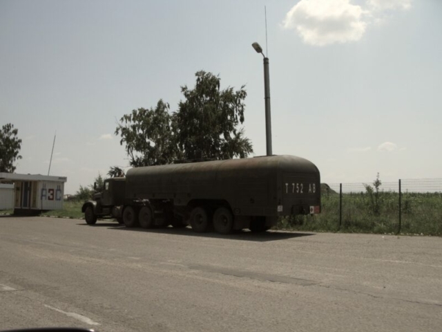 Camión militar de camino hacia Ucrania, aún en carreteras Transnistrias