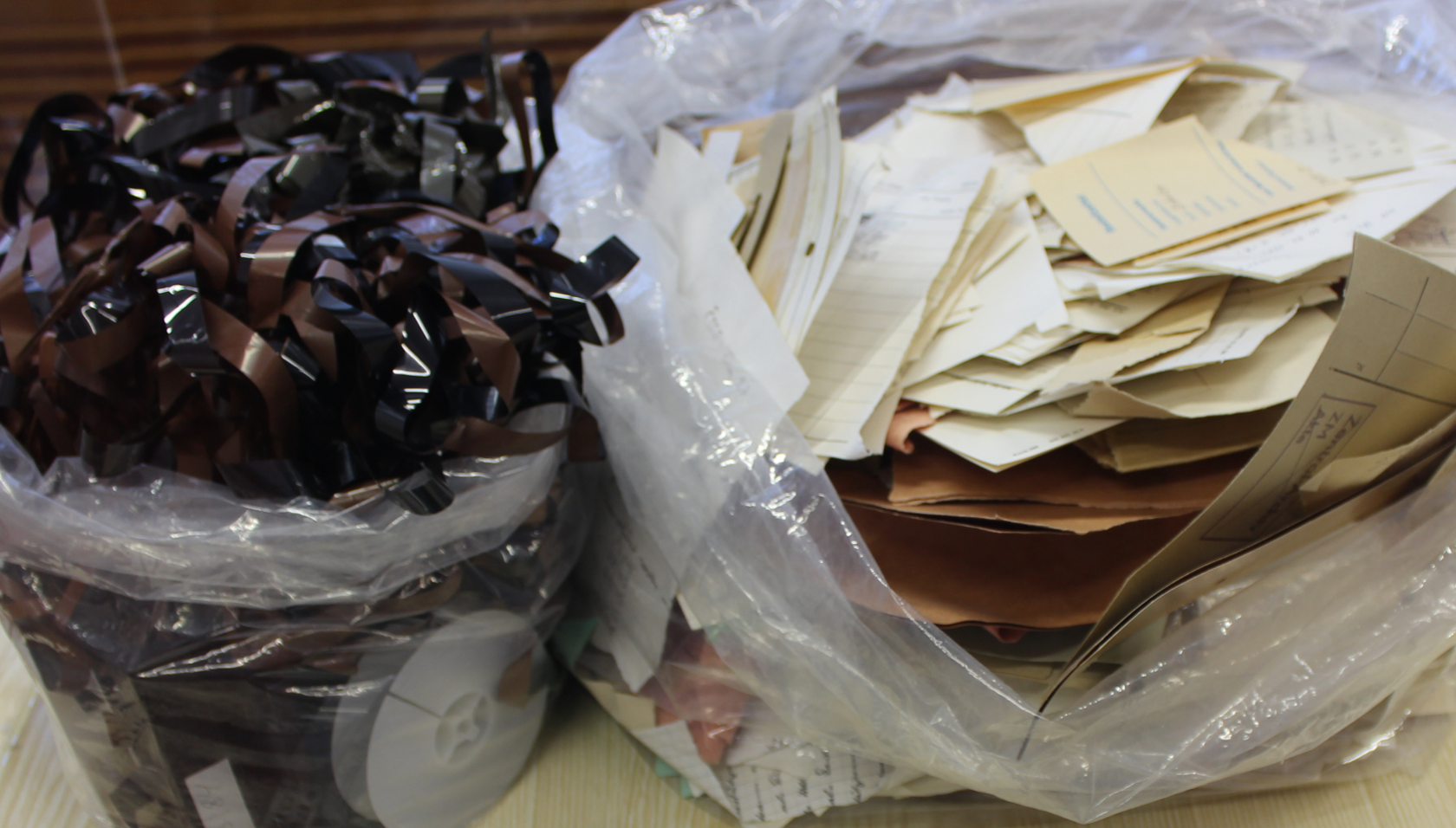 Restos de documentos que pertenecieron a la Stasi